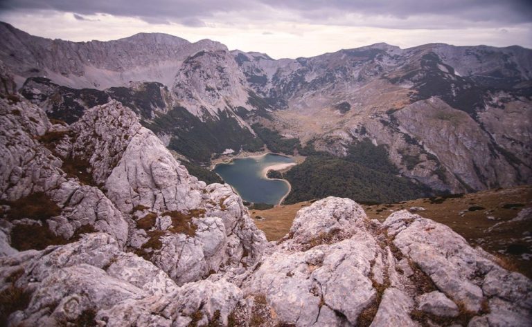 Sutjeska Trnovacko jezero 768x473
